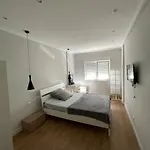 Apartamento De Casal Close To Lisbon Flat Equipado Almada