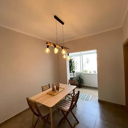 De Casal Close To Lisbon Flat Equipado * Almada