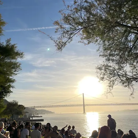 De Casal Close To Lisbon Flat Equipado Appartamento *