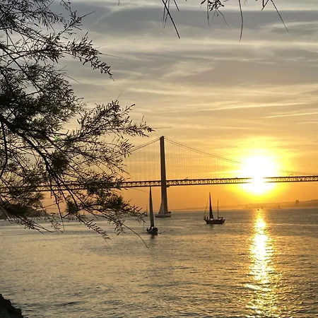 Lejlighed De Casal Close To Lisbon Flat Equipado Almada