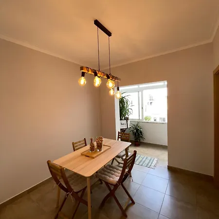 De Casal Close To Lisbon Flat Equipado Appartamento *