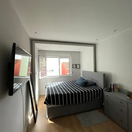 De Casal Close To Lisbon Flat Equipado Apartment Almada
